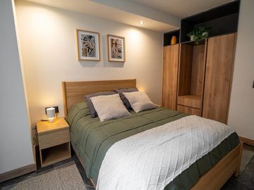 DEPARTAMENTO EN VENTA TOTALMENTE AMUEBLADO CON TERRAZA PRIVADA