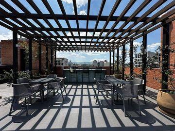 DEPARTAMENTO EN VENTA TOTALMENTE AMUEBLADO CON TERRAZA PRIVADA