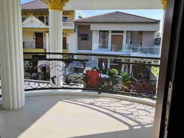 RUMAH MEWAH NEW INDIE ARAYA SIAP HUNI