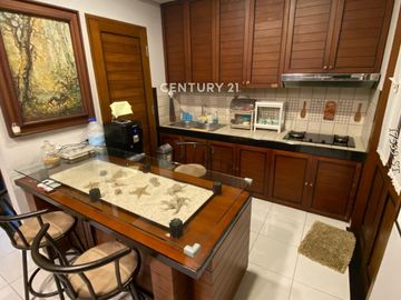 Rumah Siap Huni dan Cocok Untuk Usaha Milik Sendiri Lokasi Sangat Strategis di belakang Bintaro Jaya Sektor 3A