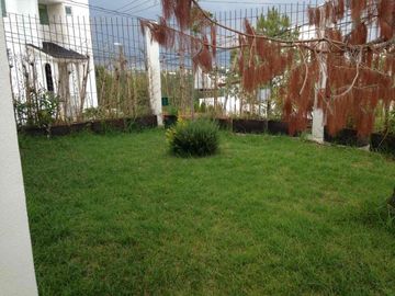 casa en renta en gran jardín con cuarto de juegos