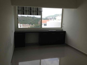 casa en renta en gran jardín con cuarto de juegos