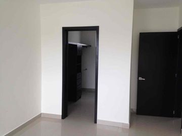 casa en renta en gran jardín con cuarto de juegos