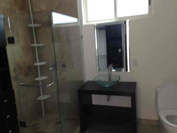 casa en renta en gran jardín con cuarto de juegos