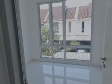 Disewakan Rumah Unfurnished di Napoli Sektor 7C Gading Serpong