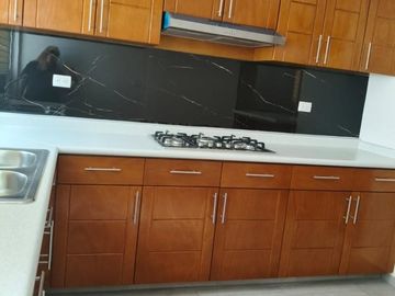 Hermosa propiedad totalmente nueva en Lomas de Banti,