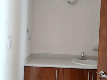 Hermosa propiedad totalmente nueva en Lomas de Banti,