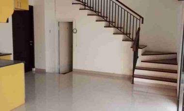 Dijual rumah hook di PEARL GARDEN Cimanggis jual cepat