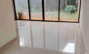 Dijual rumah hook di PEARL GARDEN Cimanggis jual cepat