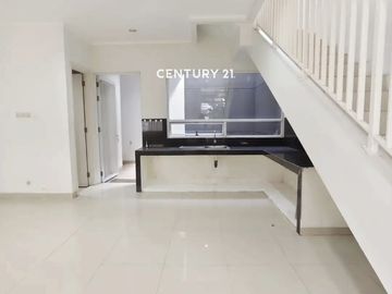 Dijual rumah siap huni dalam cluster di Discovery Bintaro