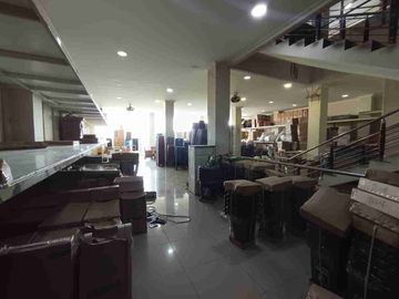 Disewakan Ruko Gandeng 3lt di jalan utama Agus Salim, Bekasi