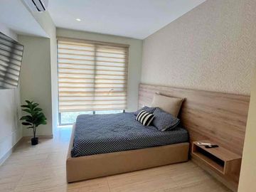 DEPARTAMENTO AMUEBLADO EN RENTA EN ZONA TECNOLÓGICO, FRENTE AL PARQUE.