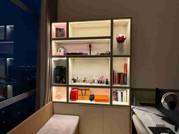 DISEWAKAN CEPAT APARTEMEN COVE HILLCREST 3BR FULL FURNISH SIAP HUNI