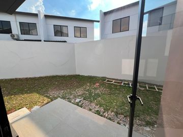 Disewakan Rumah Park Serpong Cendana Hills Posisi Hook