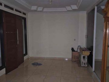 Rumah Luas Cocok untuk Keluarga Besar Akses Mudah di Sunter Jaya Jakarta Utara