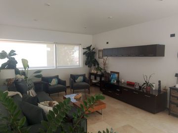 CASA EN RENTA 4 HABITACIONES EN EL CAMPANARIO RESIDENCIAL