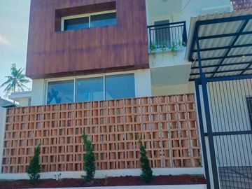 Dijual Rumah di Dalam Cluster Kawasan Pasar Minggu Jaksel Dengan Desain Modern DL-19049