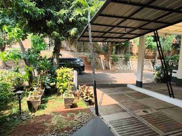 Disewakan Rumah Full Furnish Dekat Pintu Tol dan Stasiun Rawa Buntu Delatinos Bsd Serpong Tangerang