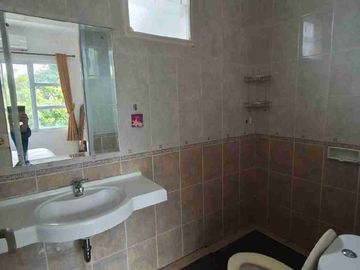 Disewakan Rumah Full Furnish Dekat Pintu Tol dan Stasiun Rawa Buntu Delatinos Bsd Serpong Tangerang