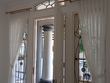 Disewakan Rumah, 2 Lantai, di Puspita Loka, BSD - 4+1 L di Puspita Loka, BSD - 4+1 KT