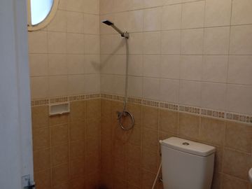 Disewakan Rumah, 2 Lantai, di Puspita Loka, BSD - 4+1 L di Puspita Loka, BSD - 4+1 KT