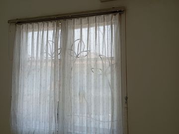 Disewakan Rumah, 2 Lantai, di Puspita Loka, BSD - 4+1 L di Puspita Loka, BSD - 4+1 KT
