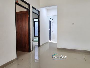 Jual Rumah Fresh Renovasi di Griya Suradita Indah, Legalitas SHM + IMB Clear, Selangkah ke Kawasan BSD City, Stasiun KRL & Pusat Perbelanjaan