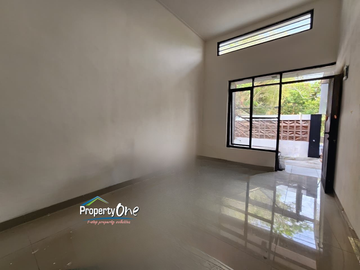 Jual Rumah Fresh Renovasi di Griya Suradita Indah, Legalitas SHM + IMB Clear, Selangkah ke Kawasan BSD City, Stasiun KRL & Pusat Perbelanjaan