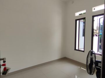 DIJUAL RUMAH MURAH DI BEKASI TIMUR REGENCY  DEKAT AKSES JALAN RAYA,BEKASI