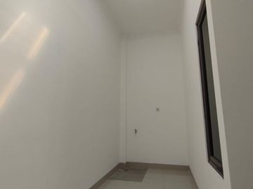 DIJUAL RUMAH MURAH DI BEKASI TIMUR REGENCY  DEKAT AKSES JALAN RAYA,BEKASI