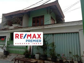Dijual Rumah hoek 2 lantai  dan kios 3 pintu di  Pejuang Jaya  Bekasi  Harga 1.2 m nego