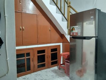 Dijual Rumah hoek 2 lantai  dan kios 3 pintu di  Pejuang Jaya  Bekasi  Harga 1.2 m nego
