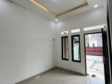DIJUAL RUMAH MURAH DI SENOPATI ESTATE DEKAT DENGAN SPBU,BEKASI