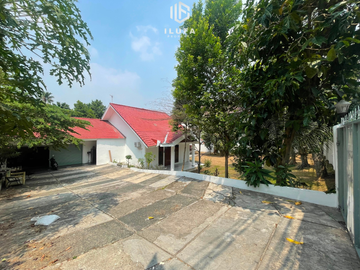 disewakan rumah 1lt halaman luas bisa untuk kantor bebas banjir area kemang