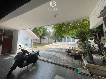 disewakan rumah 1lt halaman luas bisa untuk kantor bebas banjir area kemang