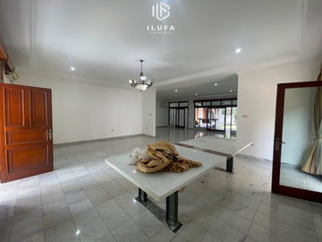 disewakan rumah 1lt halaman luas bisa untuk kantor bebas banjir area kemang