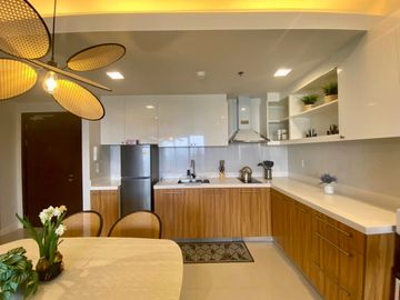 For Rent: Fully Furnished 1 Bedroom with 1 Parking Slot at The Alcoves, Cebu Business Park - 61sqm.