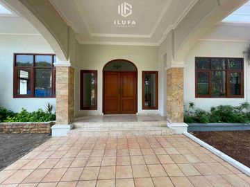 disewakan rumah 5br parkiran luas bisa untuk kantor lokasi kemang ampera