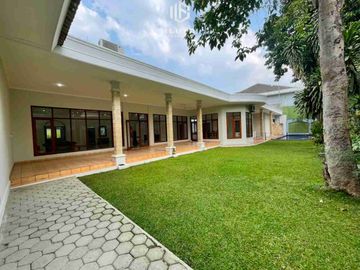 disewakan rumah 5br parkiran luas bisa untuk kantor lokasi kemang ampera