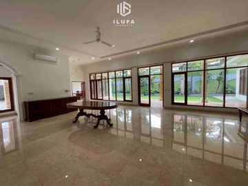 disewakan rumah 5br parkiran luas bisa untuk kantor lokasi kemang ampera
