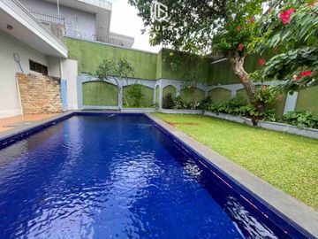 disewakan rumah 5br parkiran luas bisa untuk kantor lokasi kemang ampera