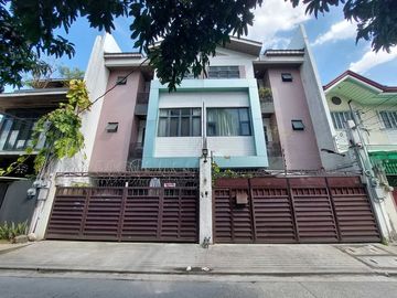 Furnished 3-Storey Townhouse with Solar in Kamuning QC -AJCQ