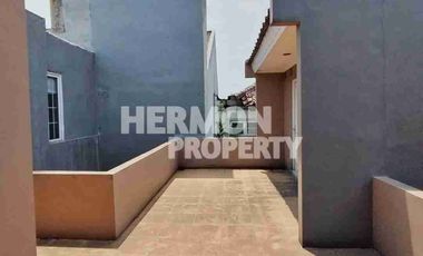 Dijual Rumah Minimalis  di Legenda wisata Cibubur - Bangunan Besar