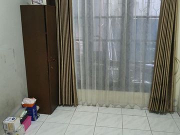 Rumah Asri dan Tenang di Kawasan Pemukiman Derah Rawasari Jakarta Pusat. Bangunan Rumah Perlu Renovasi , Lokasi Sangat Strategis Sekali