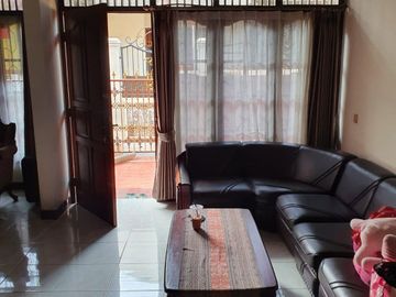 Rumah Asri dan Tenang di Kawasan Pemukiman Derah Rawasari Jakarta Pusat. Bangunan Rumah Perlu Renovasi , Lokasi Sangat Strategis Sekali