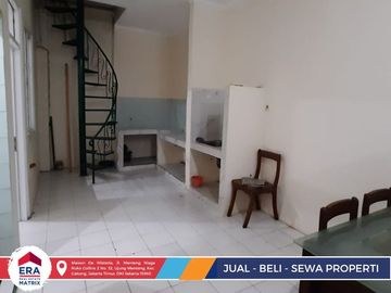 Sewa Rumah Strategis di Metland Menteng LT 180m², 1 Lantai, Semi Furnish Rp65 Juta/Tahun