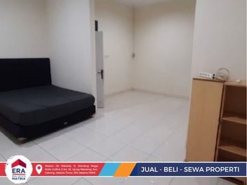 Sewa Rumah Metland Menteng Siap Huni, 2 Rumah Digabung, Semi Furnish, 3 KT 2 KM