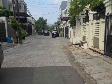 Disewakan Rumah 3 Lantai Bagus Terawat Di Sunter Garden - Jakarta Utara