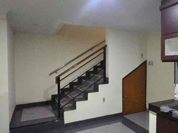 Disewakan Rumah 3 Lantai Bagus Terawat Di Sunter Garden - Jakarta Utara
