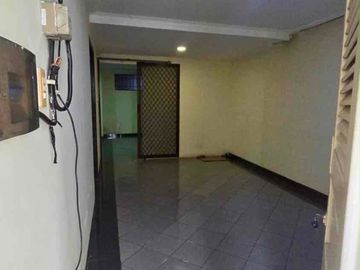 Disewakan Rumah 3 Lantai Bagus Terawat Di Sunter Garden - Jakarta Utara